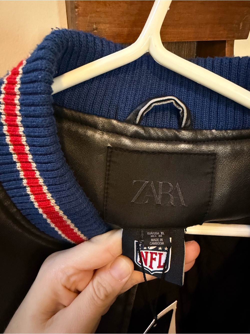 ZARA x NFL New York Giants Faux Leather Bomber Jacket - NWT / XL - Picture 9 of 10
